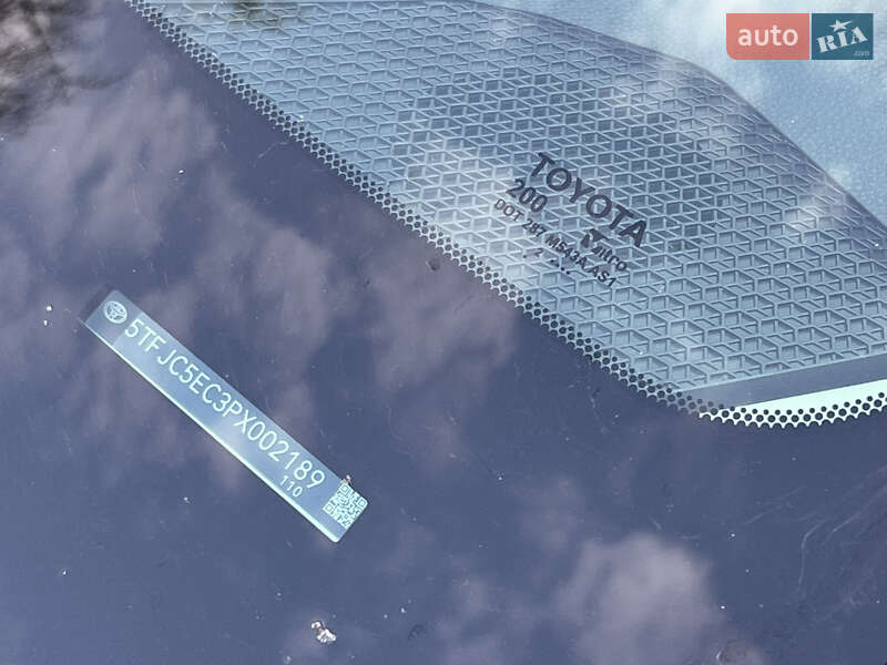 Пікап Toyota Tundra 2022 в Києві