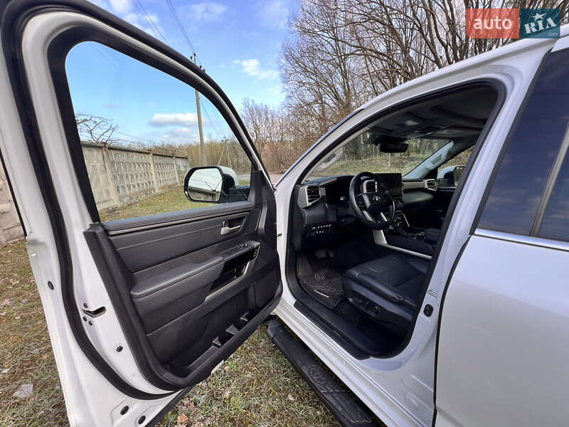 Пікап Toyota Tundra 2022 в Києві