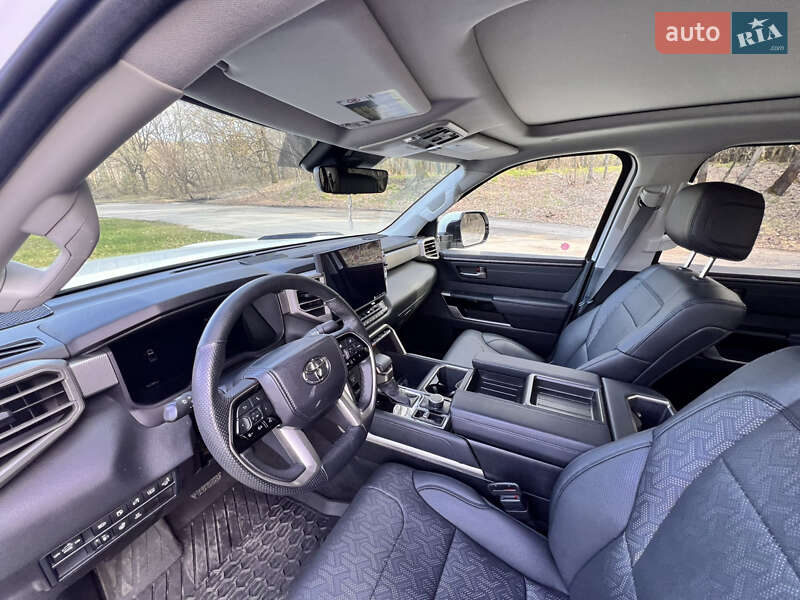 Пікап Toyota Tundra 2022 в Києві