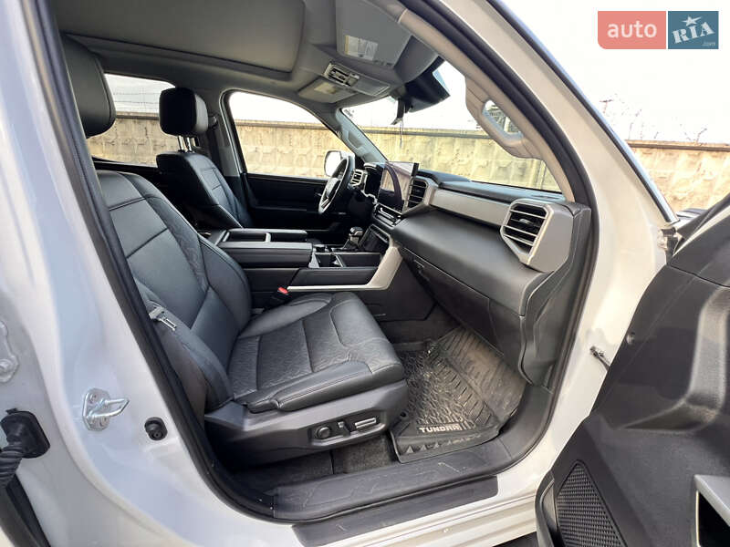 Пікап Toyota Tundra 2022 в Києві