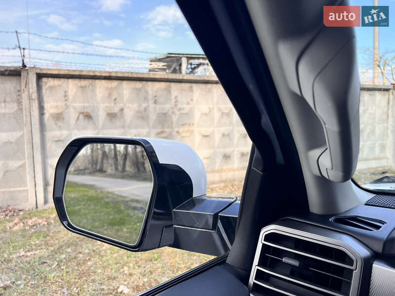 Пікап Toyota Tundra 2022 в Києві