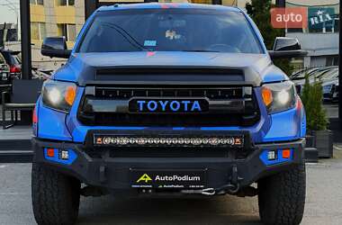 Пикап Toyota Tundra 2015 в 