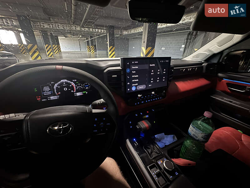 Пікап Toyota Tundra 2023 в Дніпрі