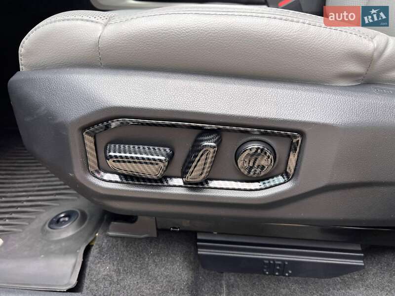 Пикап Toyota Tundra 2023 в Львове фото 37 Пикап Toyota Tundra 2023 в Львове