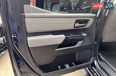 Пикап Toyota Tundra 2023 в 