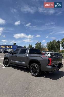 Пикап Toyota Tundra 2023 в 