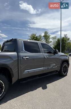 Пикап Toyota Tundra 2023 в 