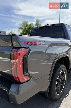 Пикап Toyota Tundra 2023 в 
