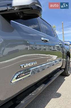 Пикап Toyota Tundra 2023 в 