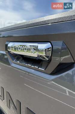 Пикап Toyota Tundra 2023 в 