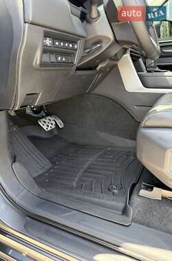 Пикап Toyota Tundra 2023 в 
