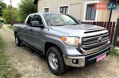 Пикап Toyota Tundra 2017 в 