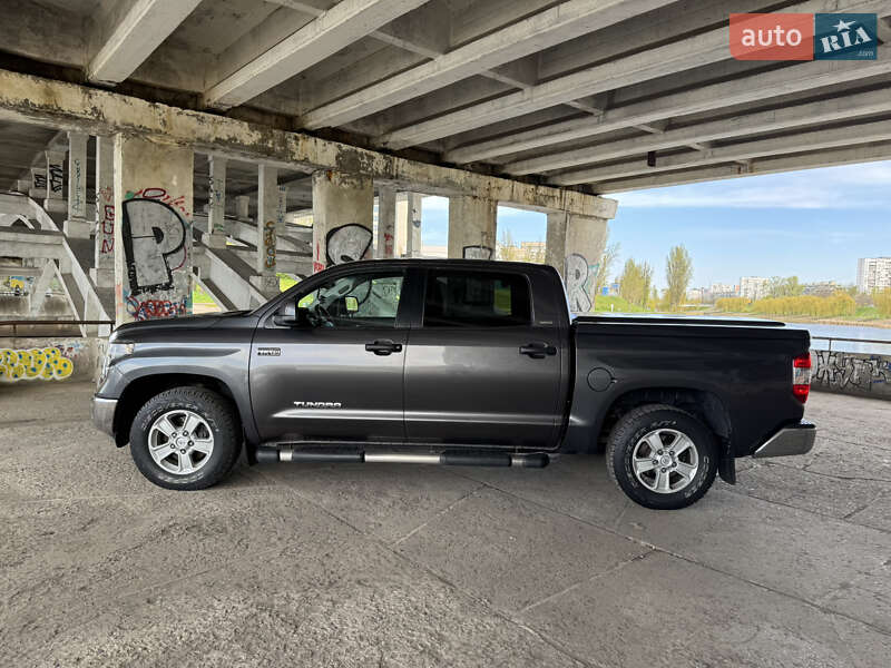 Пікап Toyota Tundra 2014 в Києві
