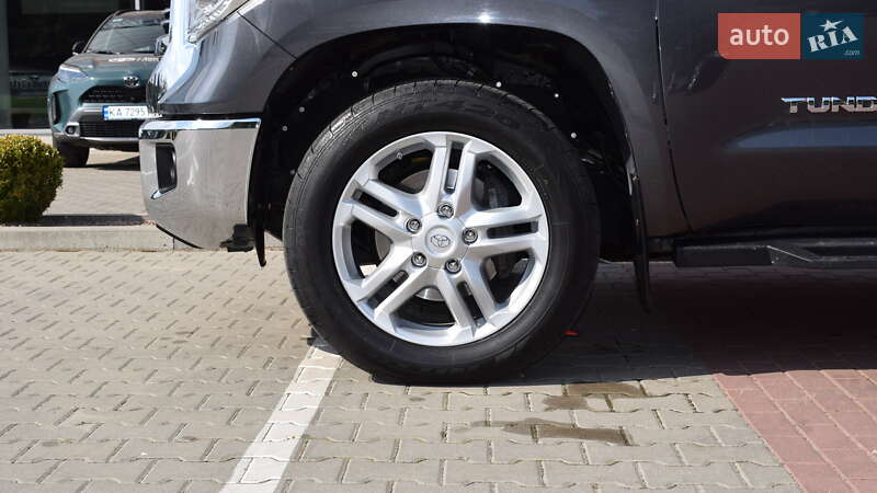 Пикап Toyota Tundra 2017 в Житомире