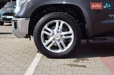 Пикап Toyota Tundra 2017 в 