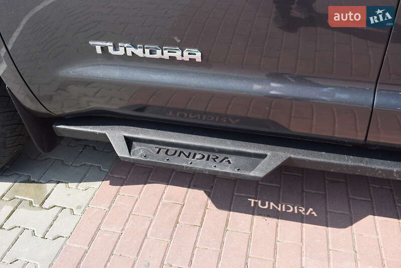 Пикап Toyota Tundra 2017 в Житомире
