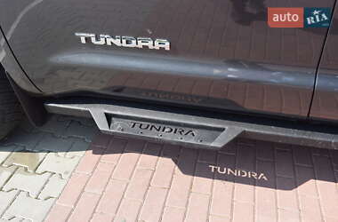 Пикап Toyota Tundra 2017 в 