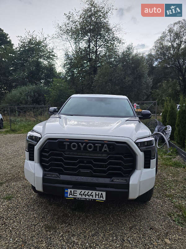 Пікап Toyota Tundra 2023 в Дніпрі