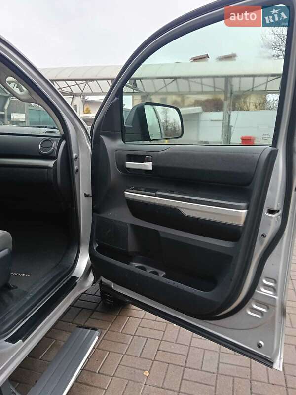 Пікап Toyota Tundra 2016 в Києві