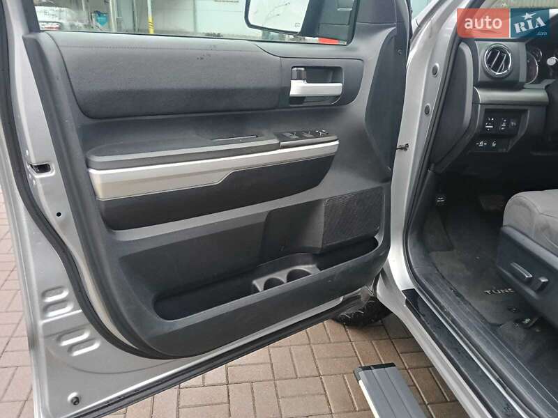 Пікап Toyota Tundra 2016 в Києві