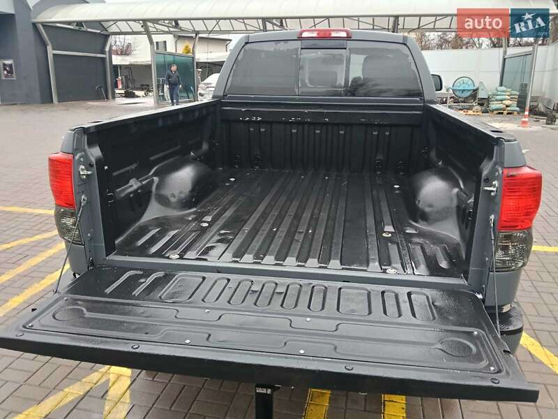 Пікап Toyota Tundra 2016 в Києві