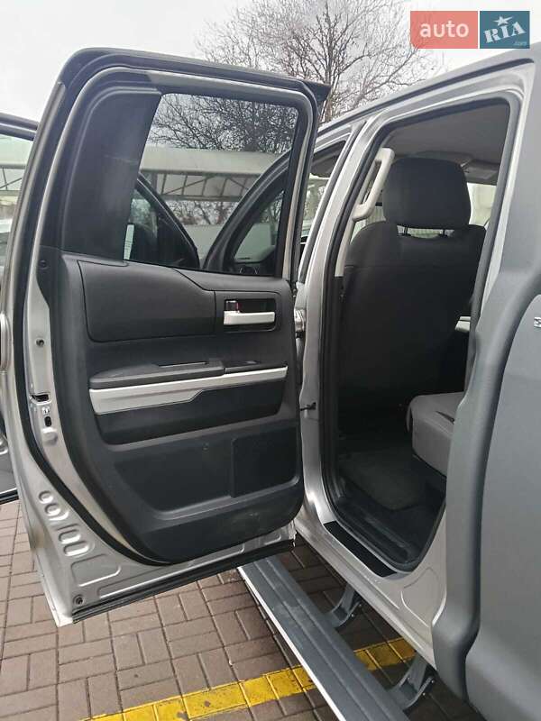 Пікап Toyota Tundra 2016 в Києві