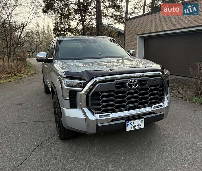 Пікап Toyota Tundra 2023 в Києві
