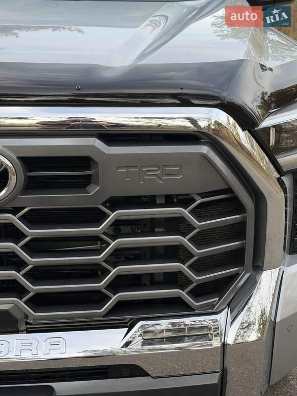 Пікап Toyota Tundra 2023 в Києві
