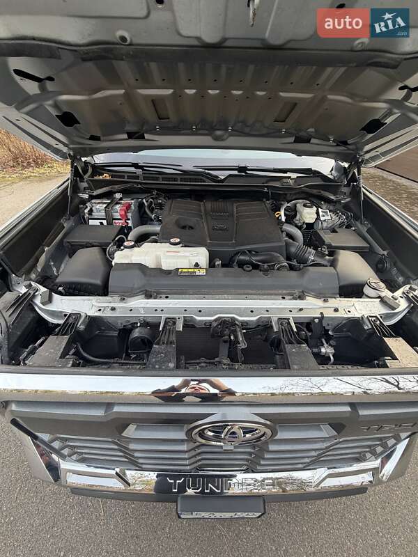 Пікап Toyota Tundra 2023 в Києві