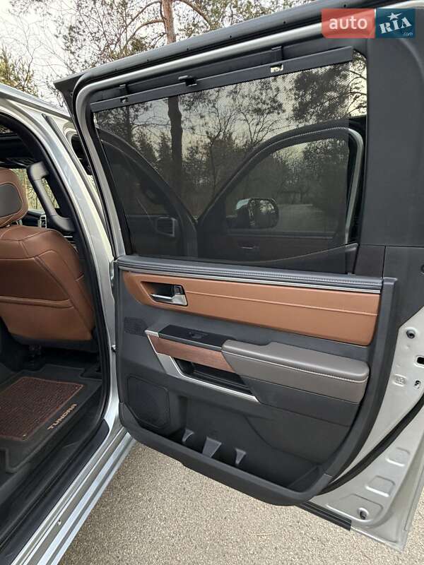 Пікап Toyota Tundra 2023 в Києві