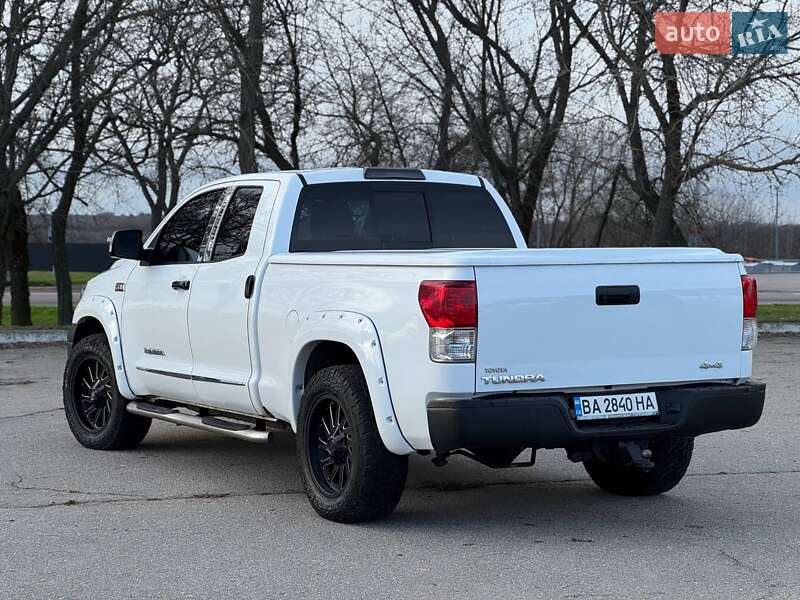 Пикап Toyota Tundra 2012 в Кропивницком