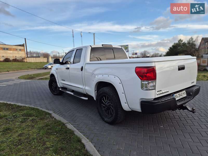 Пикап Toyota Tundra 2012 в Кропивницком