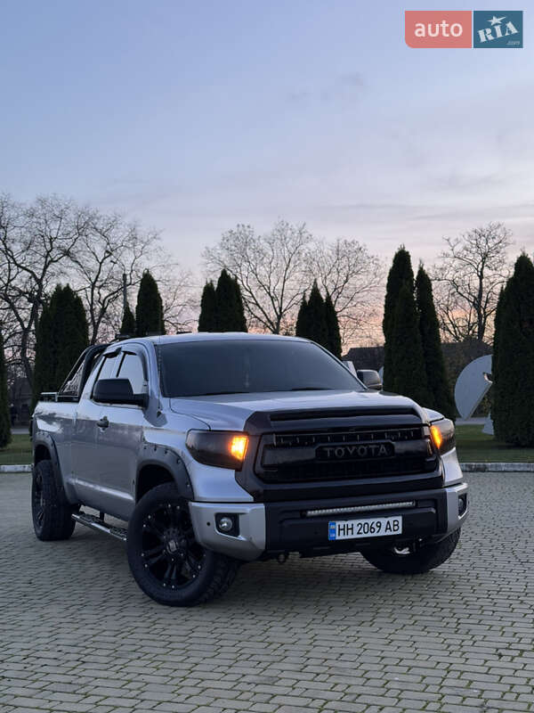 Пикап Toyota Tundra 2015 в Одессе