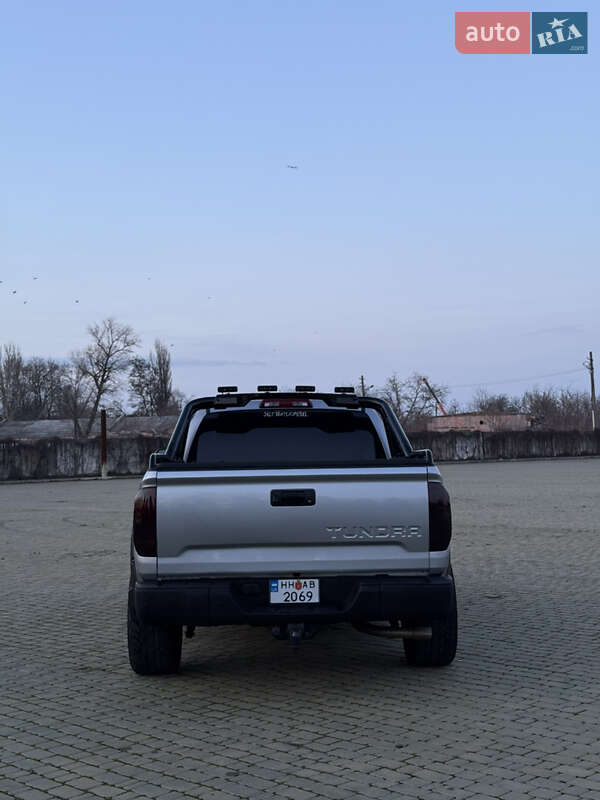 Пикап Toyota Tundra 2015 в Одессе