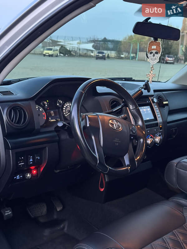 Пикап Toyota Tundra 2015 в Одессе
