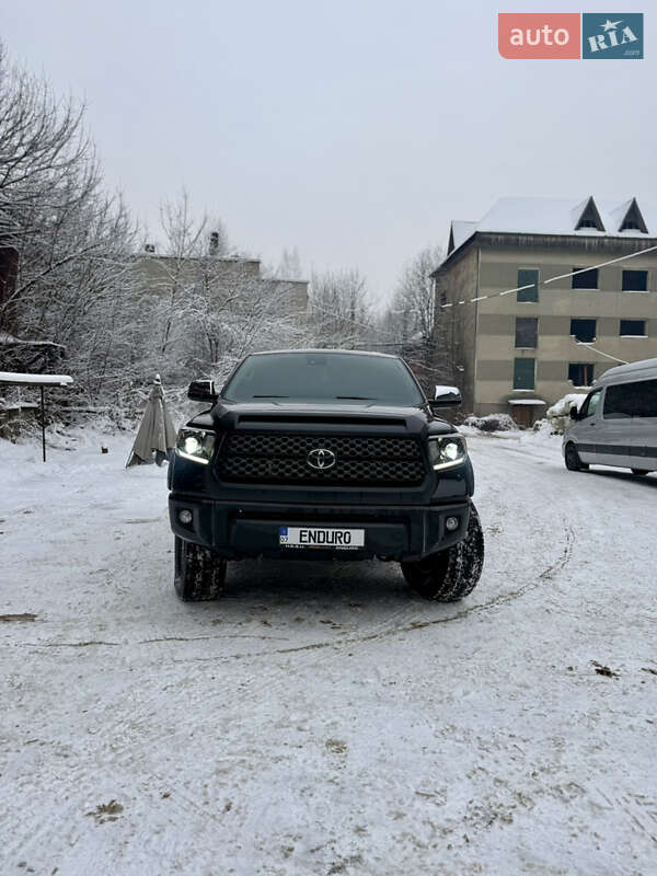 Пікап Toyota Tundra 2020 в Рахові