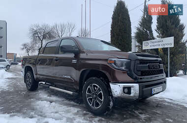 Пикап Toyota Tundra 2016 в Ровно
