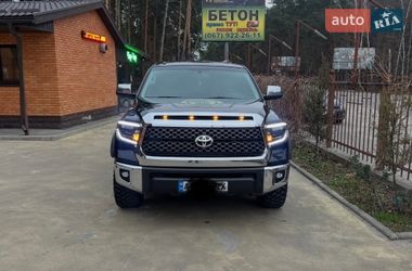 Пикап Toyota Tundra 2014 в Киеве