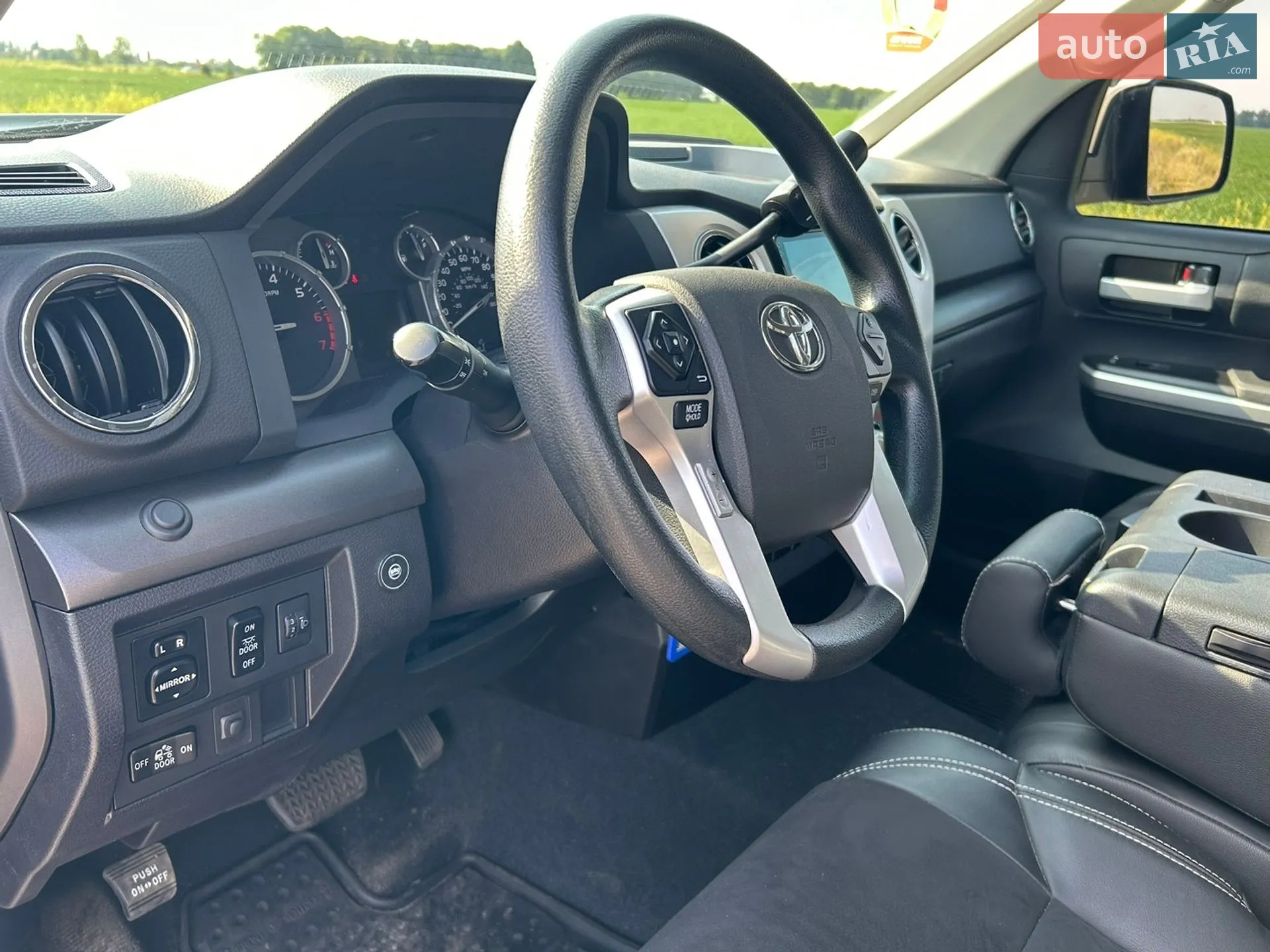 2014 Toyota Tundra - мініатюра 28