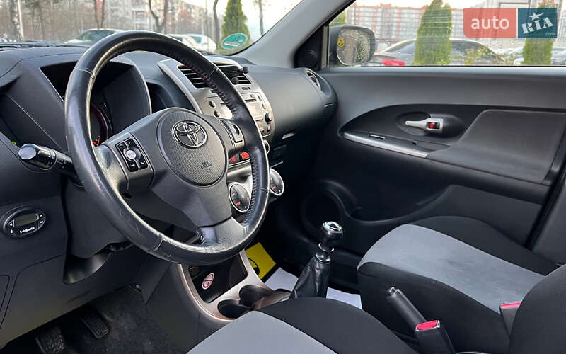 Внедорожник / Кроссовер Toyota Urban Cruiser 2011 в Львове