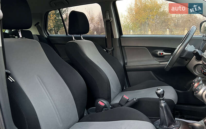 Внедорожник / Кроссовер Toyota Urban Cruiser 2011 в Львове