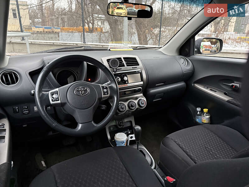 Внедорожник / Кроссовер Toyota Urban Cruiser 2010 в Киеве