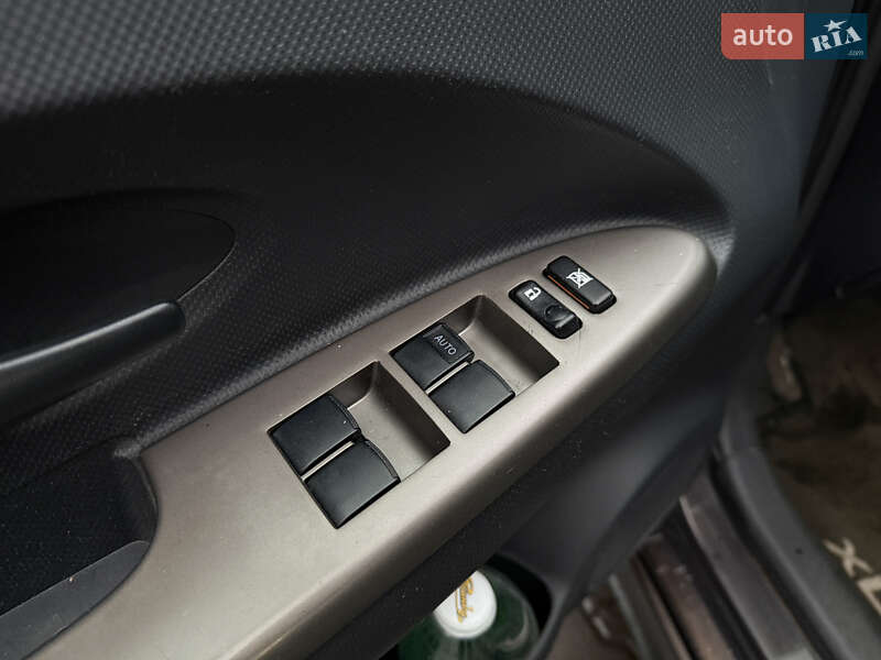 Внедорожник / Кроссовер Toyota Urban Cruiser 2010 в Киеве