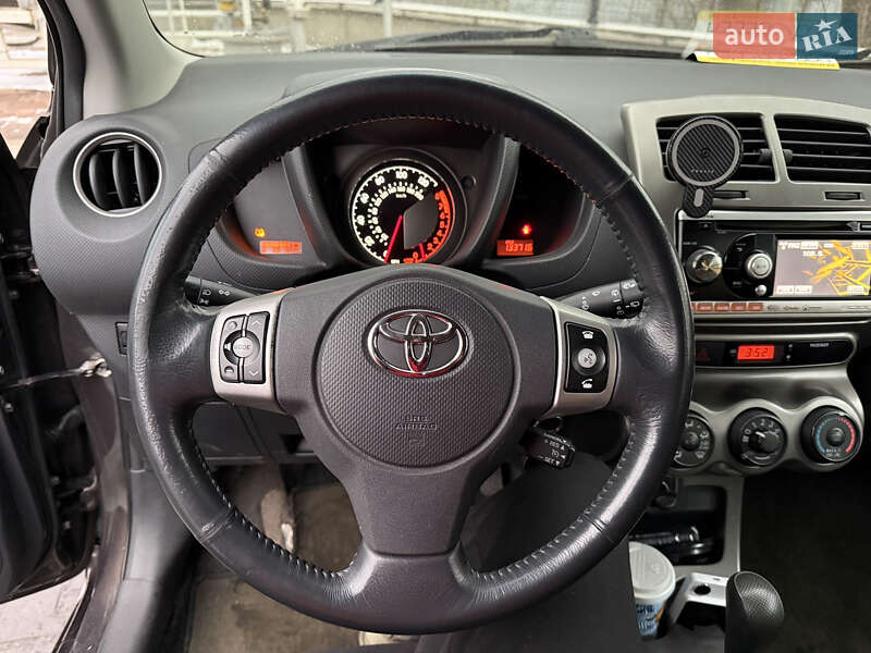 Внедорожник / Кроссовер Toyota Urban Cruiser 2010 в Киеве