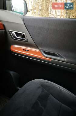 Мінівен Toyota Vellfire 2010 в 