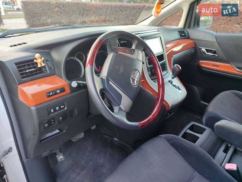 Мінівен Toyota Vellfire 2011 в Чорноморську