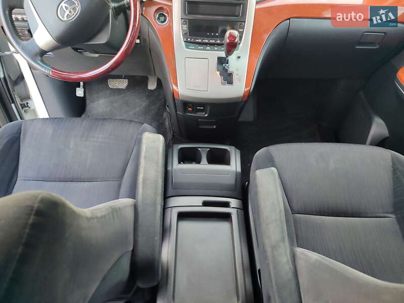 Мінівен Toyota Vellfire 2011 в Чорноморську