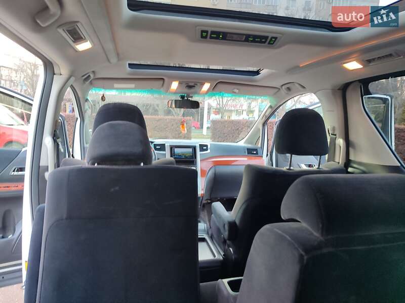 Мінівен Toyota Vellfire 2011 в Чорноморську