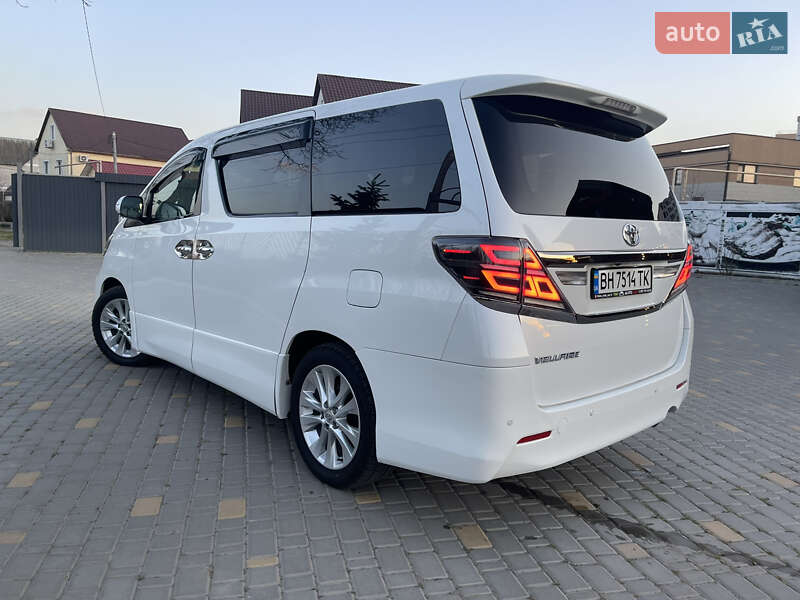 Мінівен Toyota Vellfire 2013 в Одесі