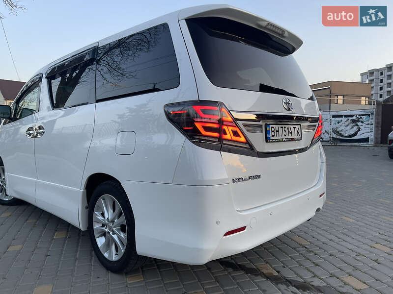 Мінівен Toyota Vellfire 2013 в Одесі